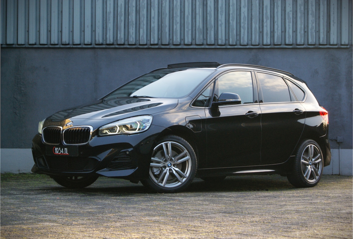 BMW 2-serie Active Tourer - 225xe 224PK High Ex. M-Sport Panorama/Harman-Kardon/Memory/Carplay/HUD/Leder/ACC/Keyless - AutoWereld.nl