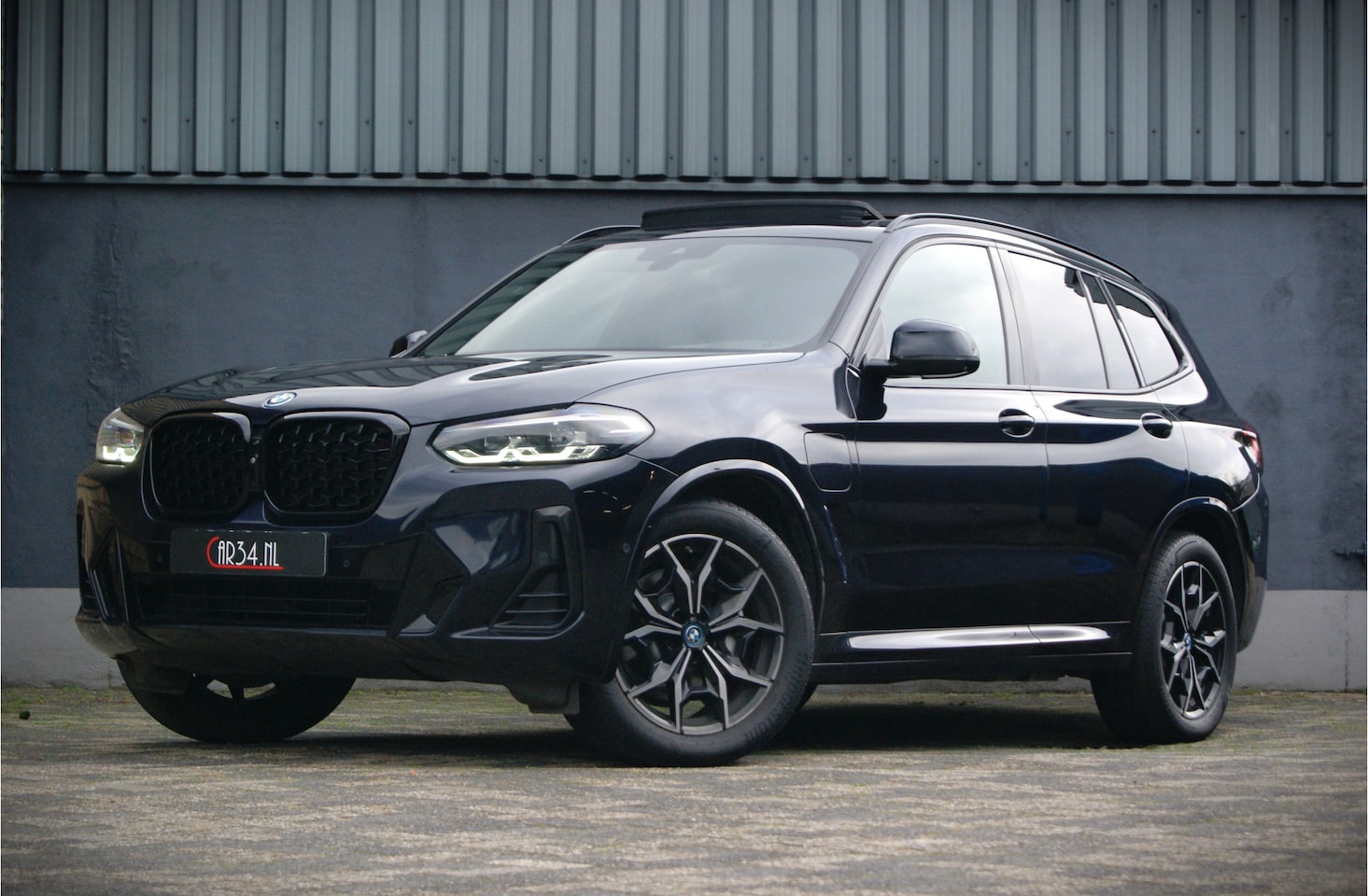 BMW X3 - xDrive30e 292PK M-Sport Shadow Soh97% Panoramadak/Wegkl.trhk/360-camera/HIFI/Leer - AutoWereld.nl