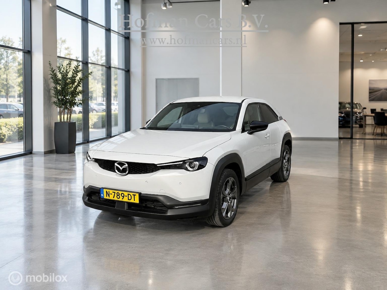 Mazda MX-30 - e-SkyActiv 145 | SOH 93% | ACCUGARANTIE | HUD | STOEL- & STUURVERWARMING | ADAPTIVE CRUISE - AutoWereld.nl