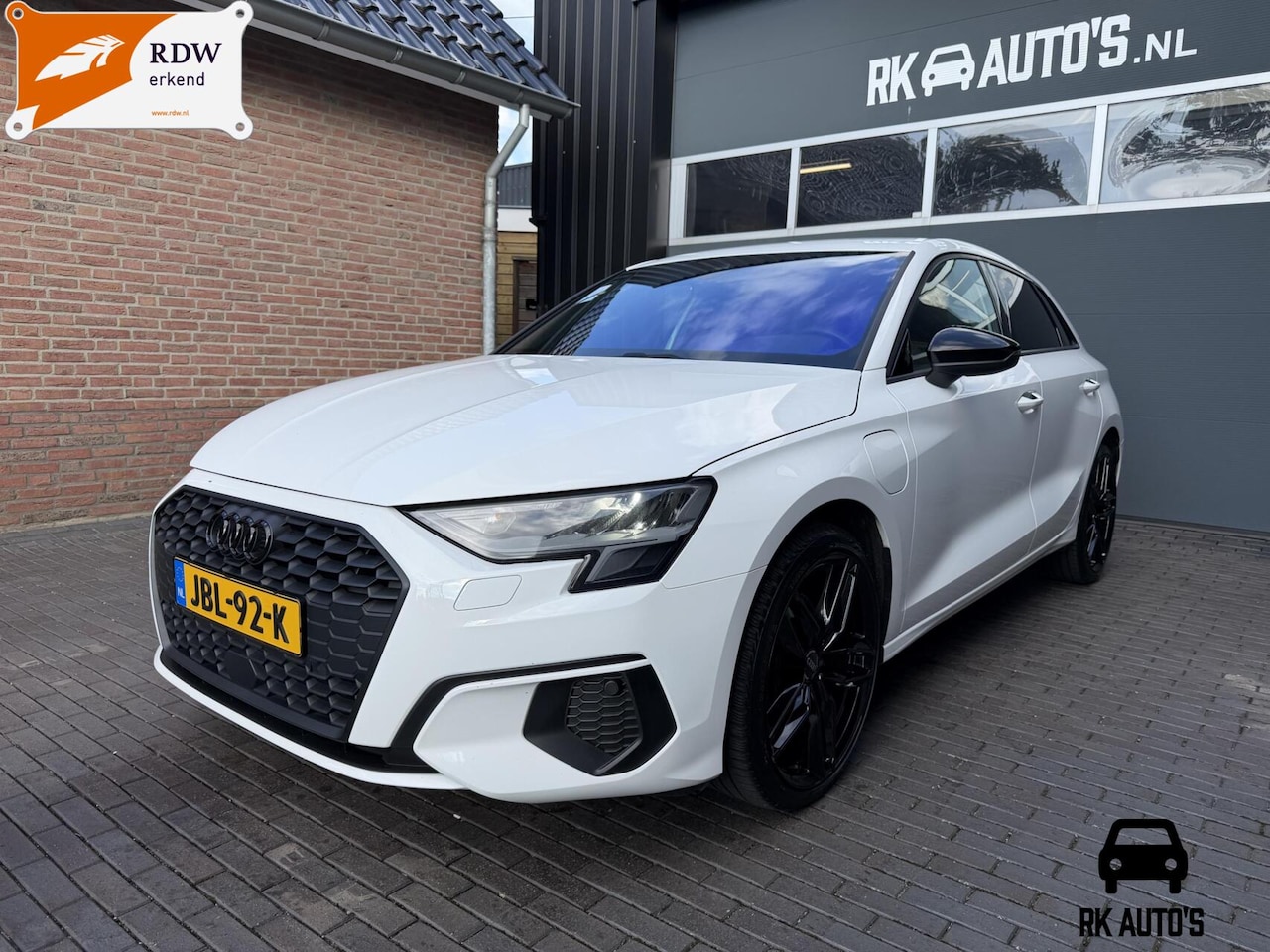Audi A3 Sportback - 40 TFSI e Business edition / 100% dealeron - AutoWereld.nl