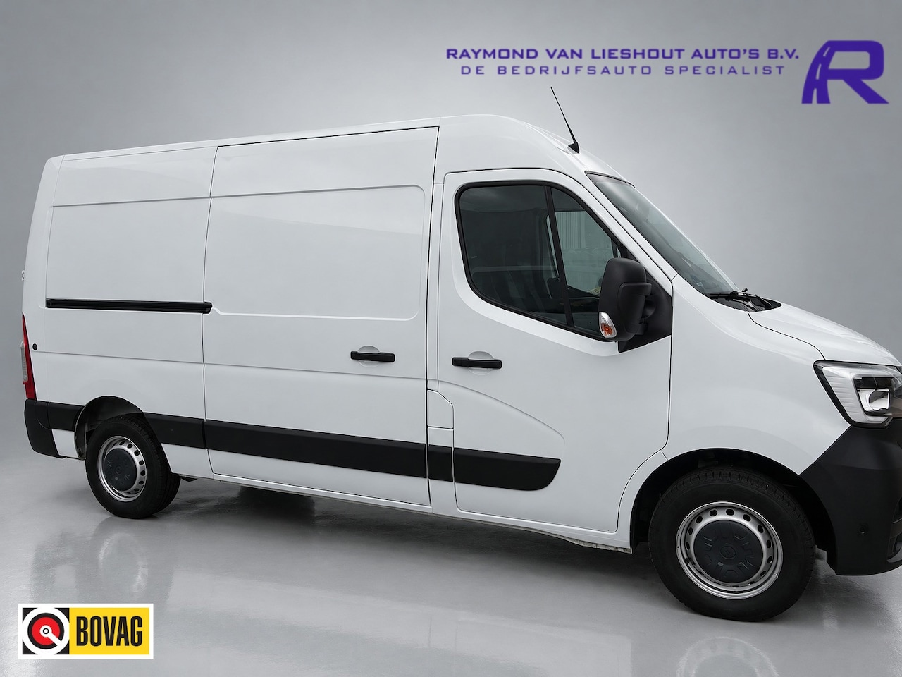 Renault Master - T35 2.3 dCi 135 L2H2 Comfort Groot NAVI AIRCO TREKHAAK ZEER NETJES - AutoWereld.nl