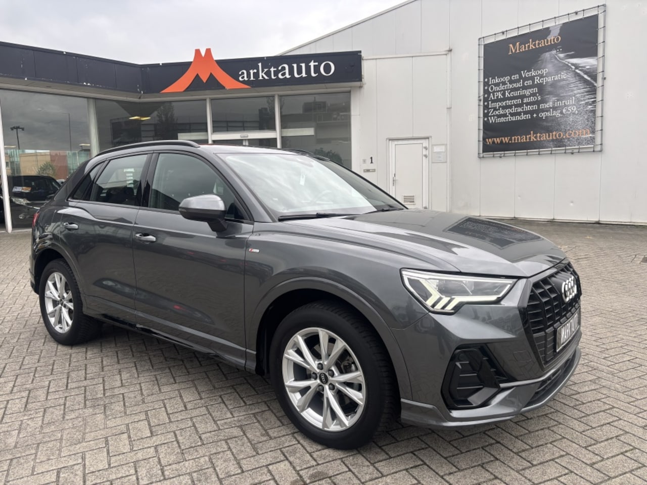 Audi Q3 - 35 TFSI S Line Black Edition Carplay Camera Led Stoelverwarming - AutoWereld.nl