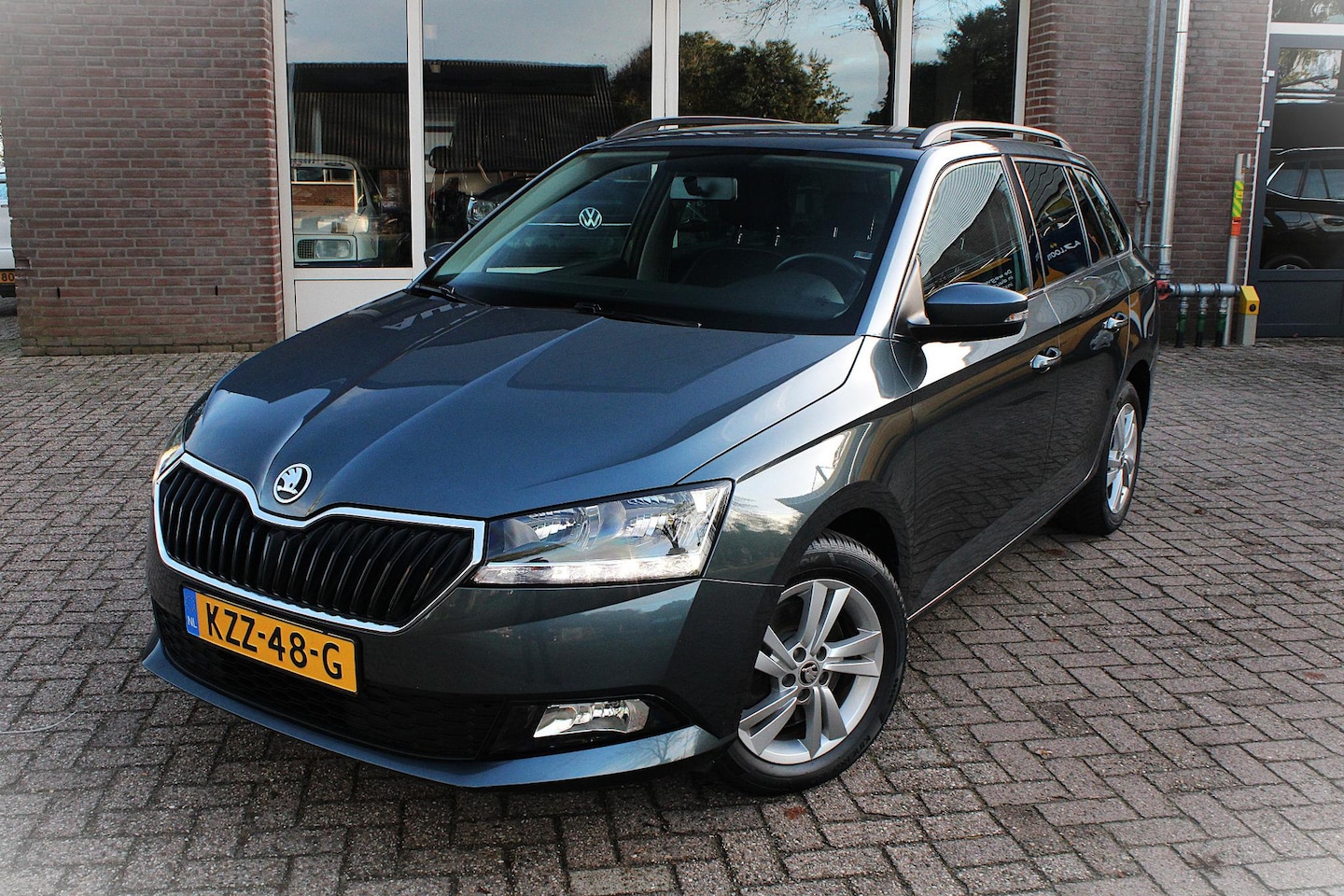 Skoda Fabia - 1.0 110PK Carplay, Achteruitrijcamera, Cruise control, Parksens. A, DAB, Airco, 15" LMV - AutoWereld.nl
