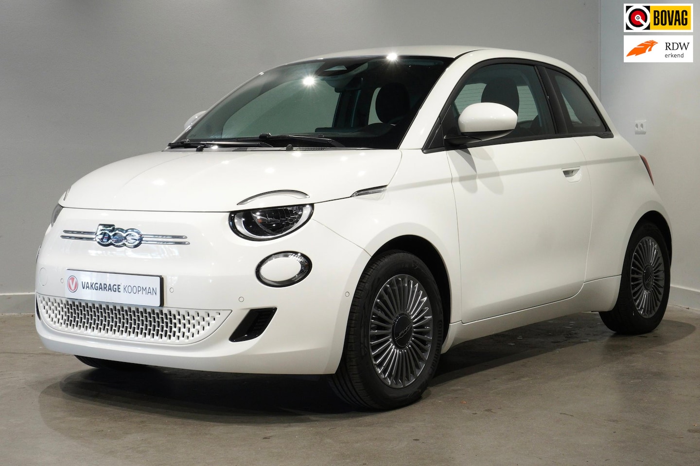 Fiat 500 - Urban 42 kWh Camera|ECC|Carplay - AutoWereld.nl