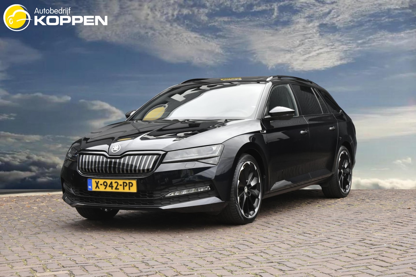 Skoda Superb Combi - 1.4 TSI iV Sportline Business | Panoramadak | Trekhaak | Apple CarPlay| Virtual Cockpit - AutoWereld.nl