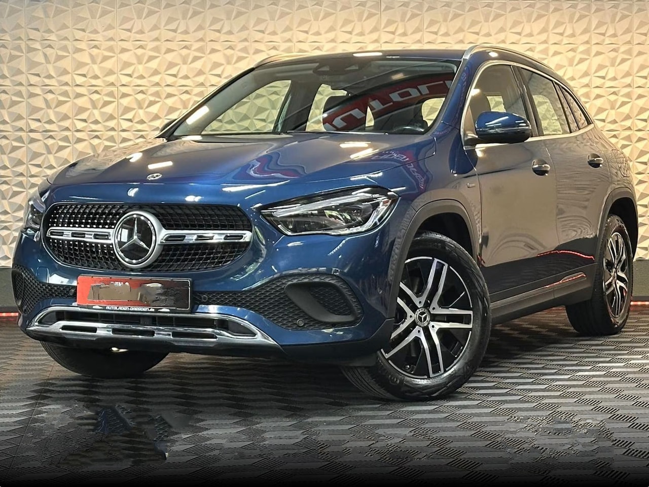 Mercedes-Benz GLA-Klasse - 250e ** HIGH LED, HALF-LEDER, MBUX+, TREKH, DISTR, 18-inch LMV ** UNFALLFREI - VOL. MB OND - AutoWereld.nl