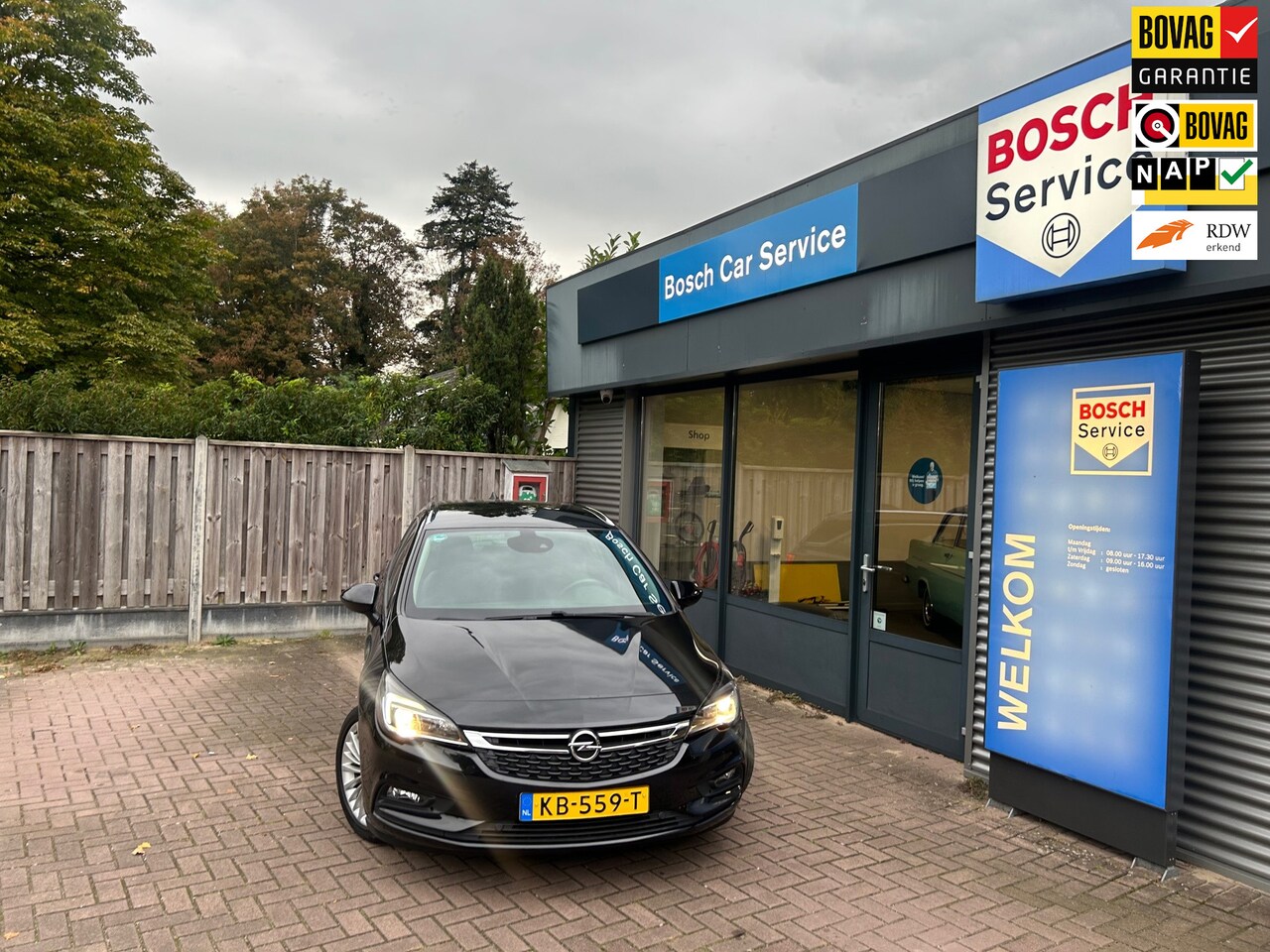 Opel Astra Sports Tourer - INNOVATION 1.4T (150pk) Navi, ECC, LM Velgen, Trekhaak - AutoWereld.nl