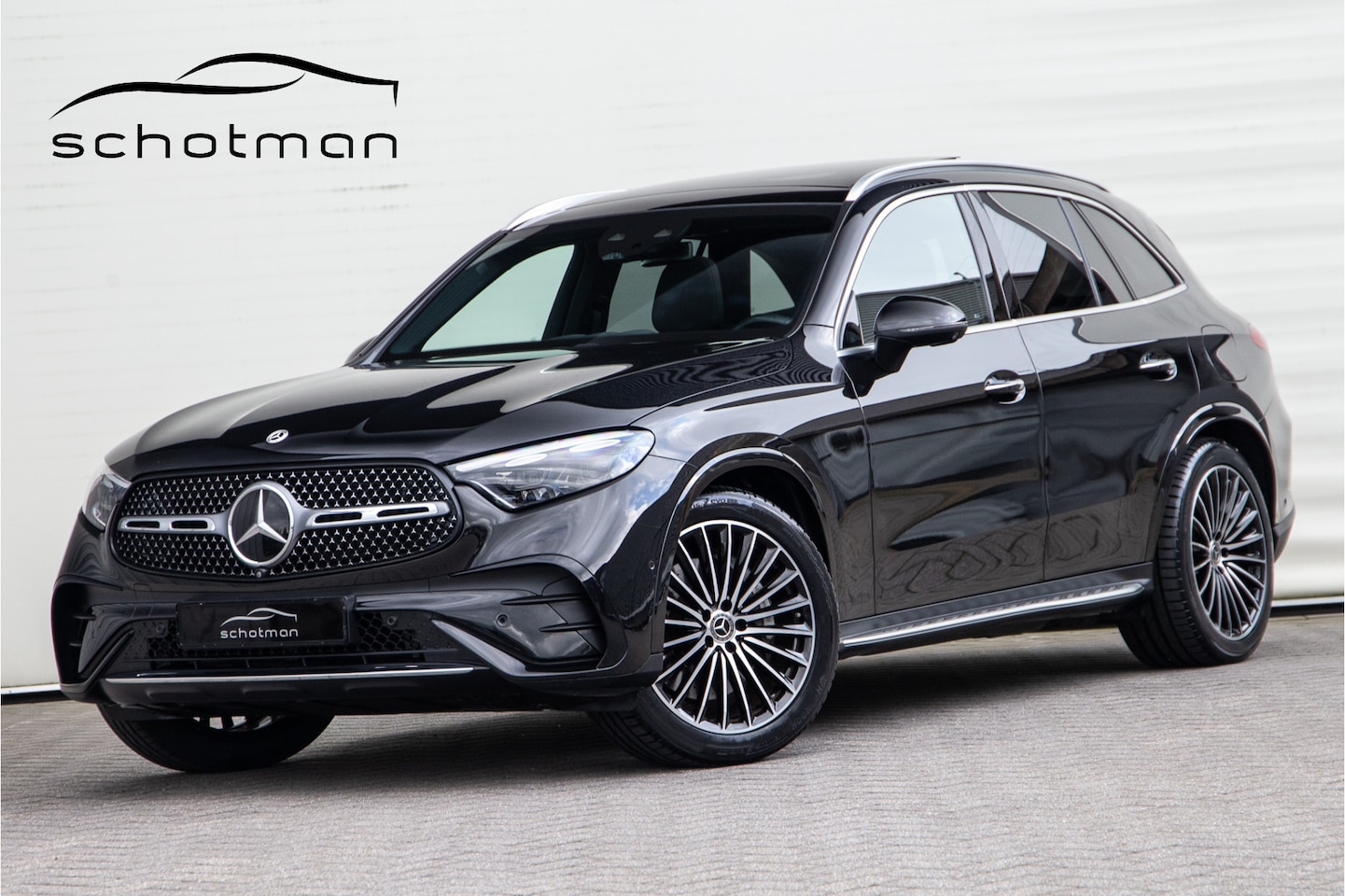 Mercedes-Benz GLC-klasse - 300e 4MATIC AMG Premium Plus, Luchtvering, Pano, Achterasbesturing, Head-up, Leder Exclusi - AutoWereld.nl