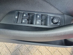 Skoda Kamiq - 1.0 TSI Monte Carlo Pano CarPlay Stoelverw Trekh