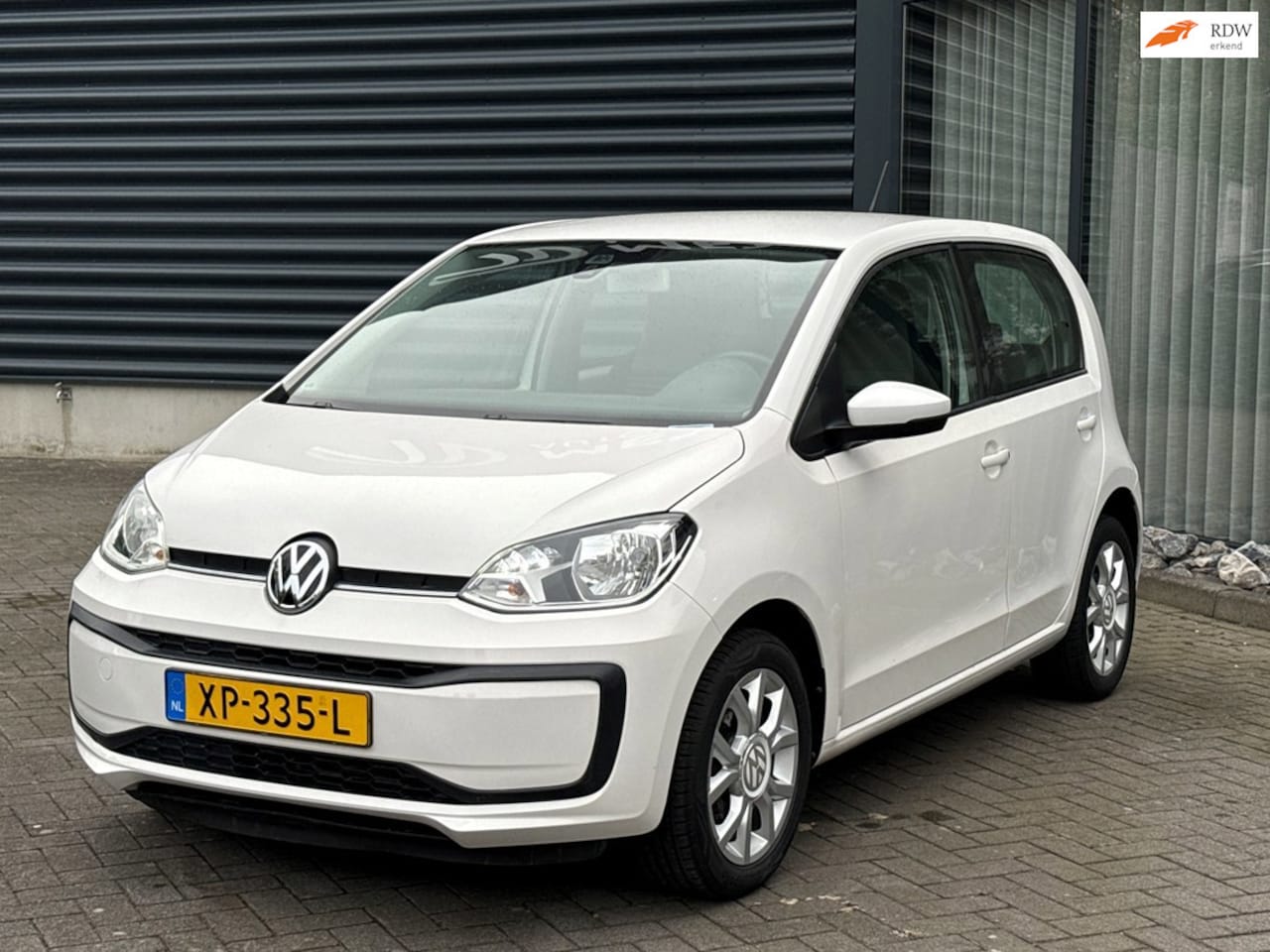 Volkswagen Up! - 1.0 BMT move up! | Airco - AutoWereld.nl
