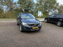 Volvo XC60 - 2.0 T5 Momentum TREKHAAK NAVI PANO STOELVERWARMING