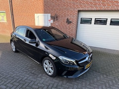 Mercedes-Benz A-klasse - 180 Ambition Stoelverwarming, PDC, Trekhaak, lm velgen