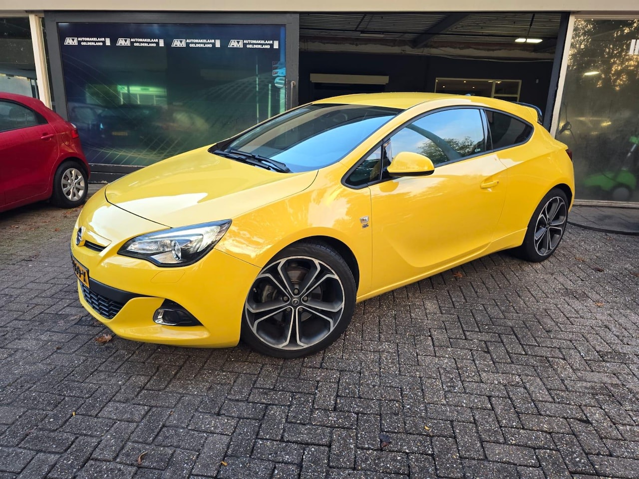 Opel Astra GTC - 1.6 Turbo Sport | 2E EIGENAAR | 3/6 OF 12 MND GARANTIE | LEDER | 20'' LMV | CRUISE | - AutoWereld.nl