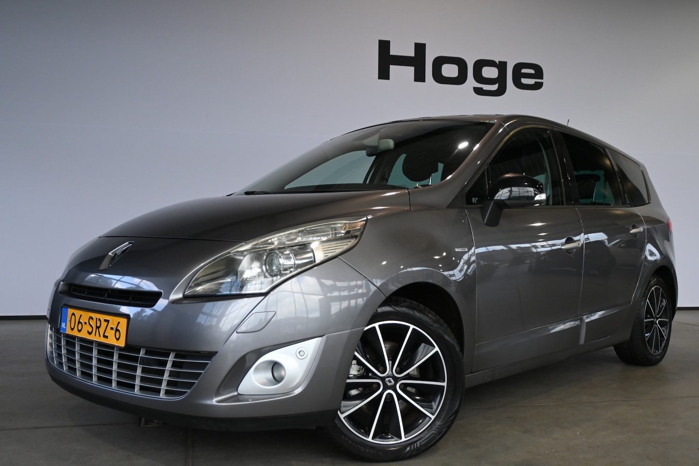 Renault Grand Scénic - 2.0 Bose Automaat Clima Cruise Panoramdak Trekhaak Navigatie 100% Onderhouden Inruil Mogel - AutoWereld.nl