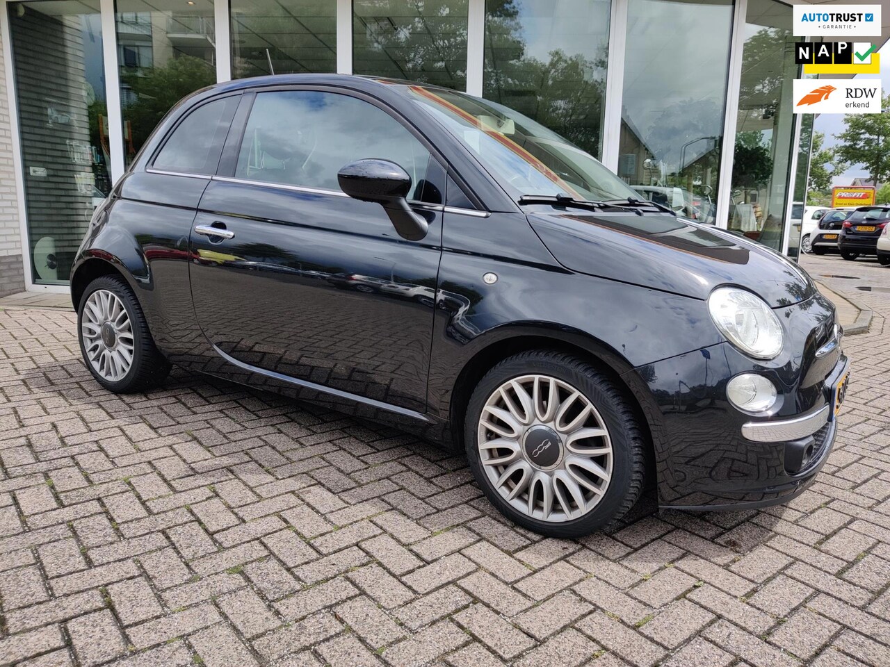 Fiat 500 - 0.9 TwinAir Turbo Cult Glazen schuifdak / Navigatie! - AutoWereld.nl