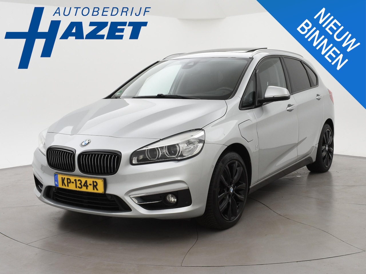 BMW 2-serie Active Tourer - 225xe iPerformance 224 PK + PANORAMA | LEDER | HEAD-UP | STOELVERW. | 18 INCH - AutoWereld.nl