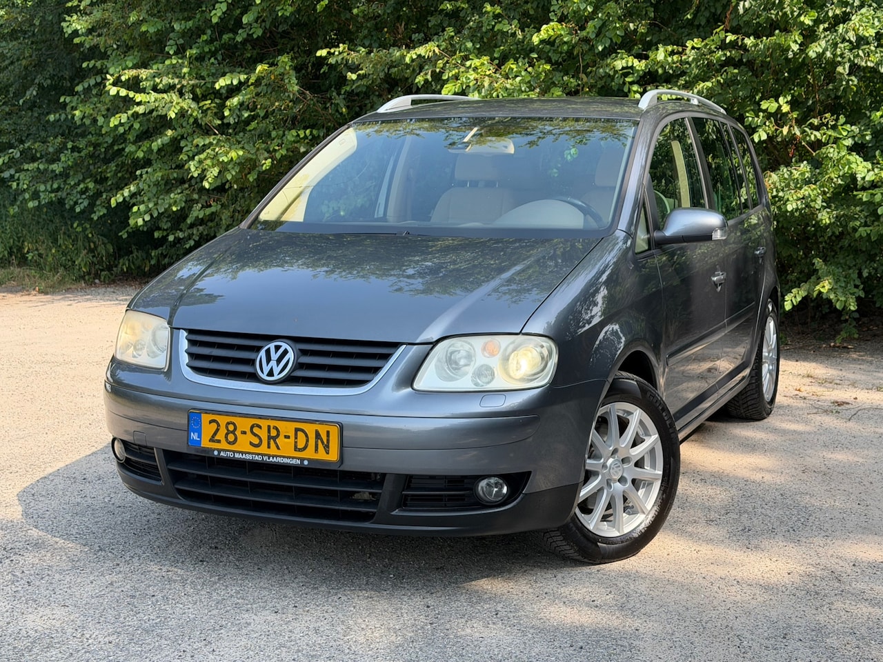 Volkswagen Touran - 2.0-16V FSI Highline | Automaat + Cruise + Clima Nu € 1.975,-!!! - AutoWereld.nl
