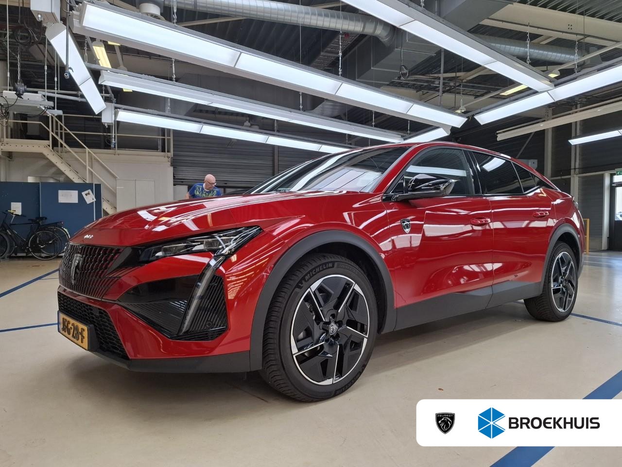Peugeot e-408 - GT Avantage 58 kWh Tot 8 Jaar Garantie! | Adaptive Cruise | Elektr. Stoelen | Warmtepomp | - AutoWereld.nl
