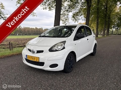 Toyota Aygo - | CarPlay | Airco | 2de eigenaar | Goed onderhouden