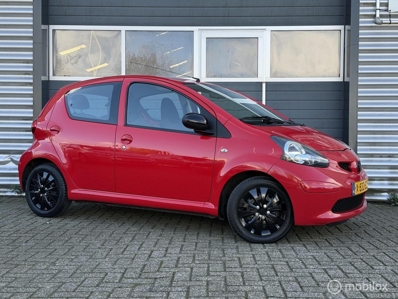 Toyota Aygo - 1.0-12V + 5 Drs|109.000 KM|Airco|APK 14-10-2027| - AutoWereld.nl