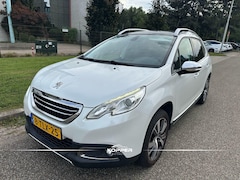 Peugeot 2008 - 1.6 VTi Féline / Panoramadak / Trekhaak