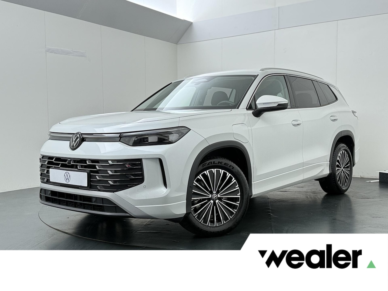 Volkswagen Tayron - 1.5 eHybrid Elegance | 204 PK | SoH 100% | Trekhaak | Area view 360 | Massage- & verwarmde - AutoWereld.nl