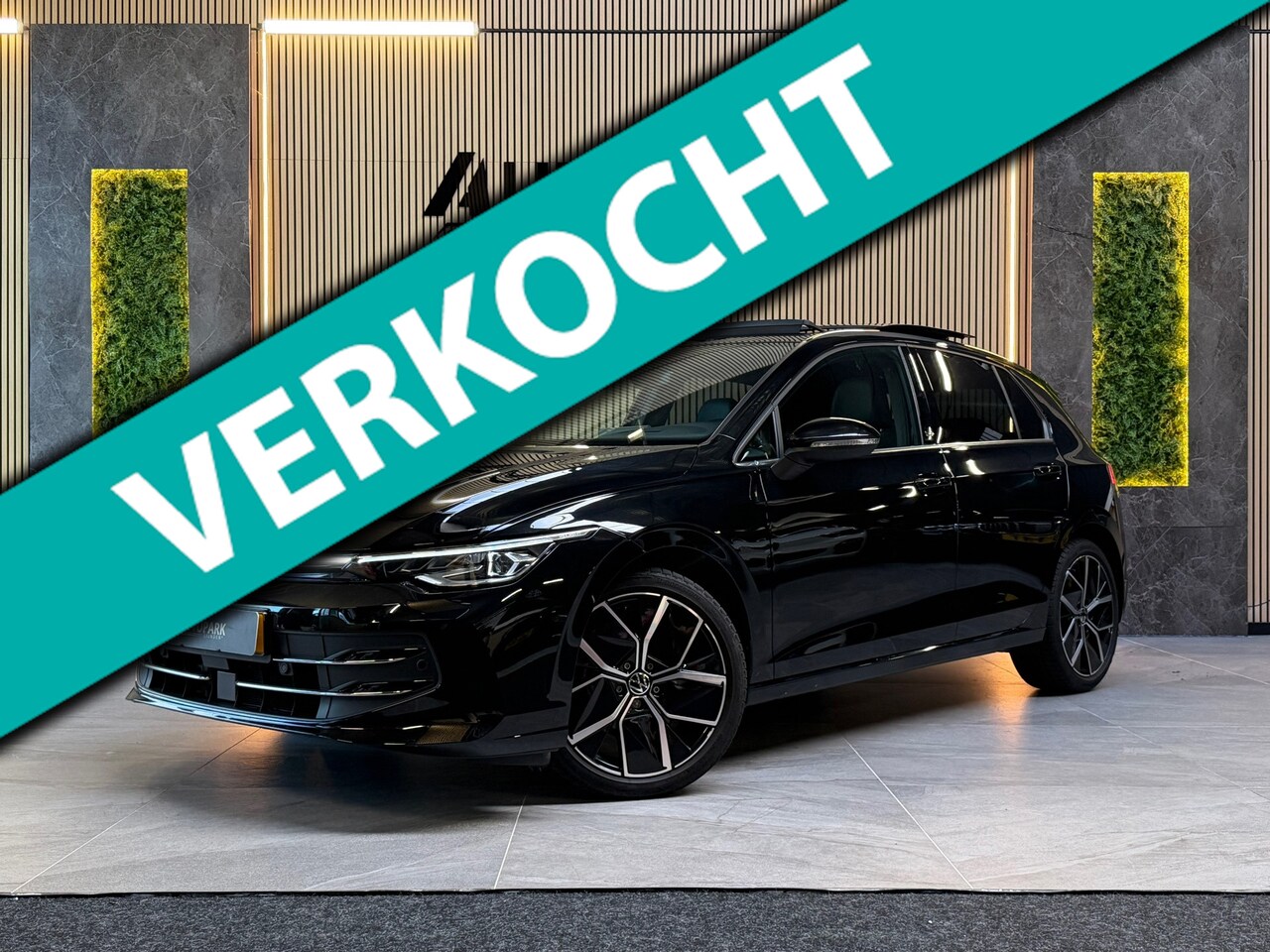 Volkswagen Golf - 1.5 eTSI 50 Jahre|PANO|MASSAGE|HuD|MEMORY|IQ LIGHTS|KEYLESS|ACC|FABRIEKSGARANTI|CARPLAY|SF - AutoWereld.nl