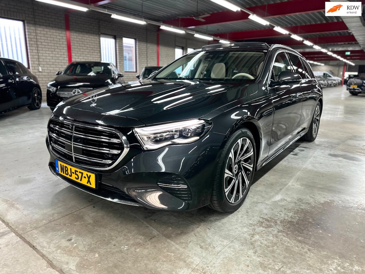 Mercedes-Benz E-klasse Estate - 300 e Exclusive Line 300 e Exclusive Line, Pano, BTW! - AutoWereld.nl