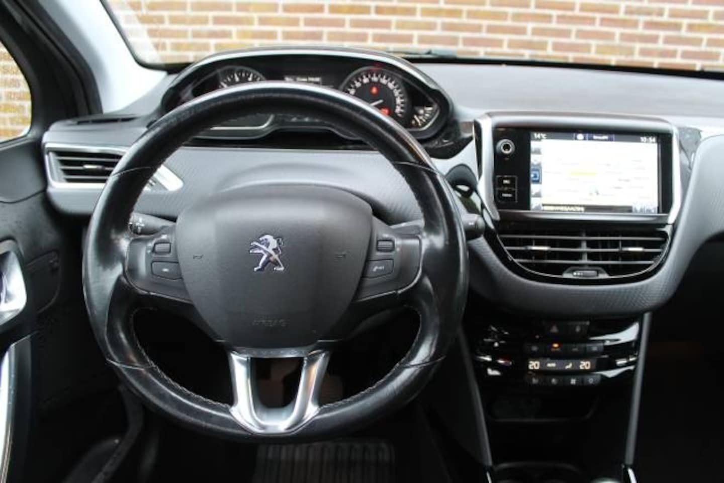 Peugeot 2008 - 1.2 PureTech 110pk S&S Allure