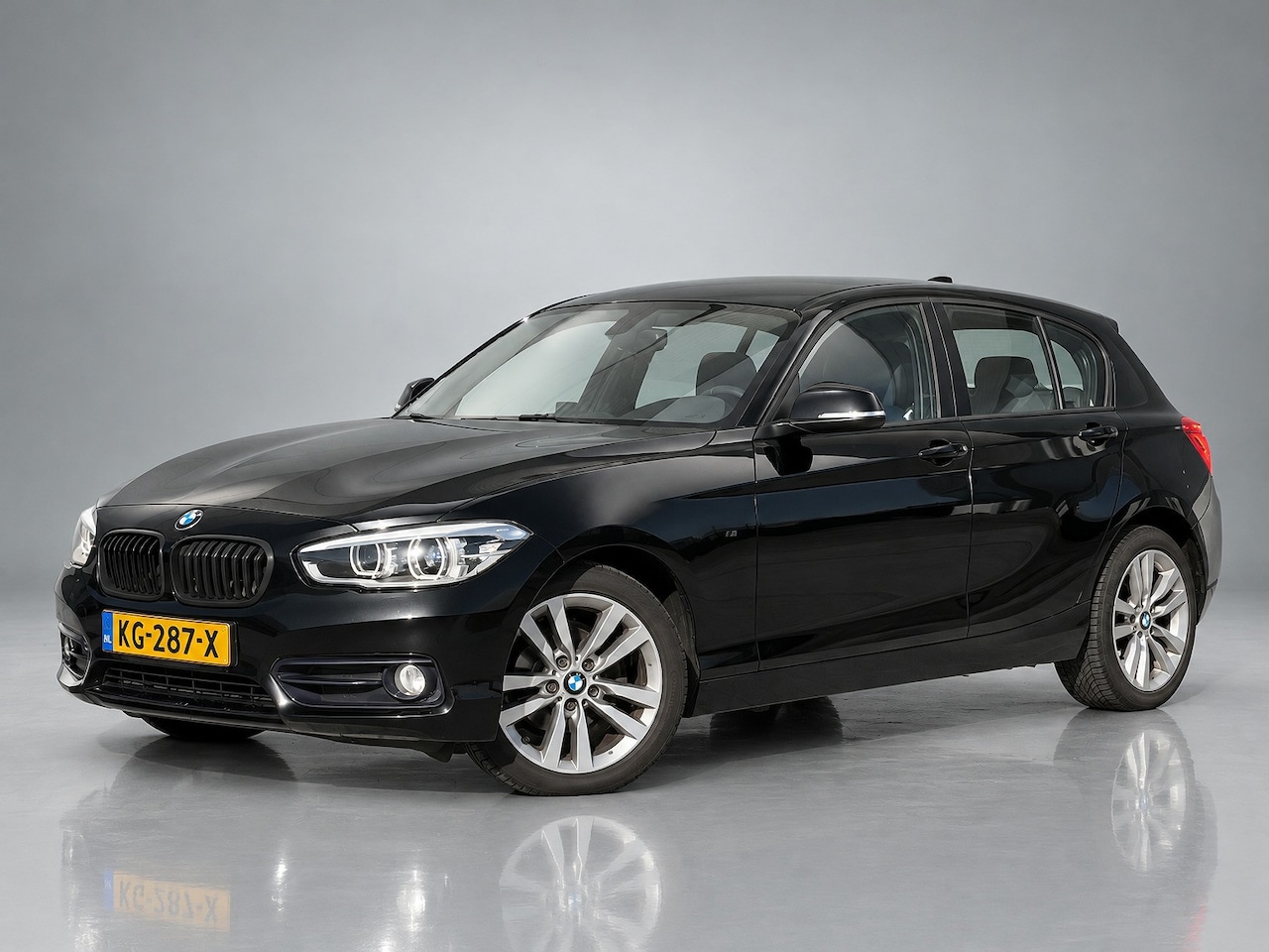 BMW 1-serie - 116i Centennial High Executive|Stoelverwarming|LED|PDC|Cruise|Navi - AutoWereld.nl