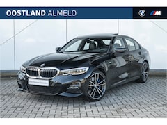 BMW 3-serie - 318i High Executive M Sport Automaat / Schuif-kanteldak / Achteruitrijcamera / Sportstoele