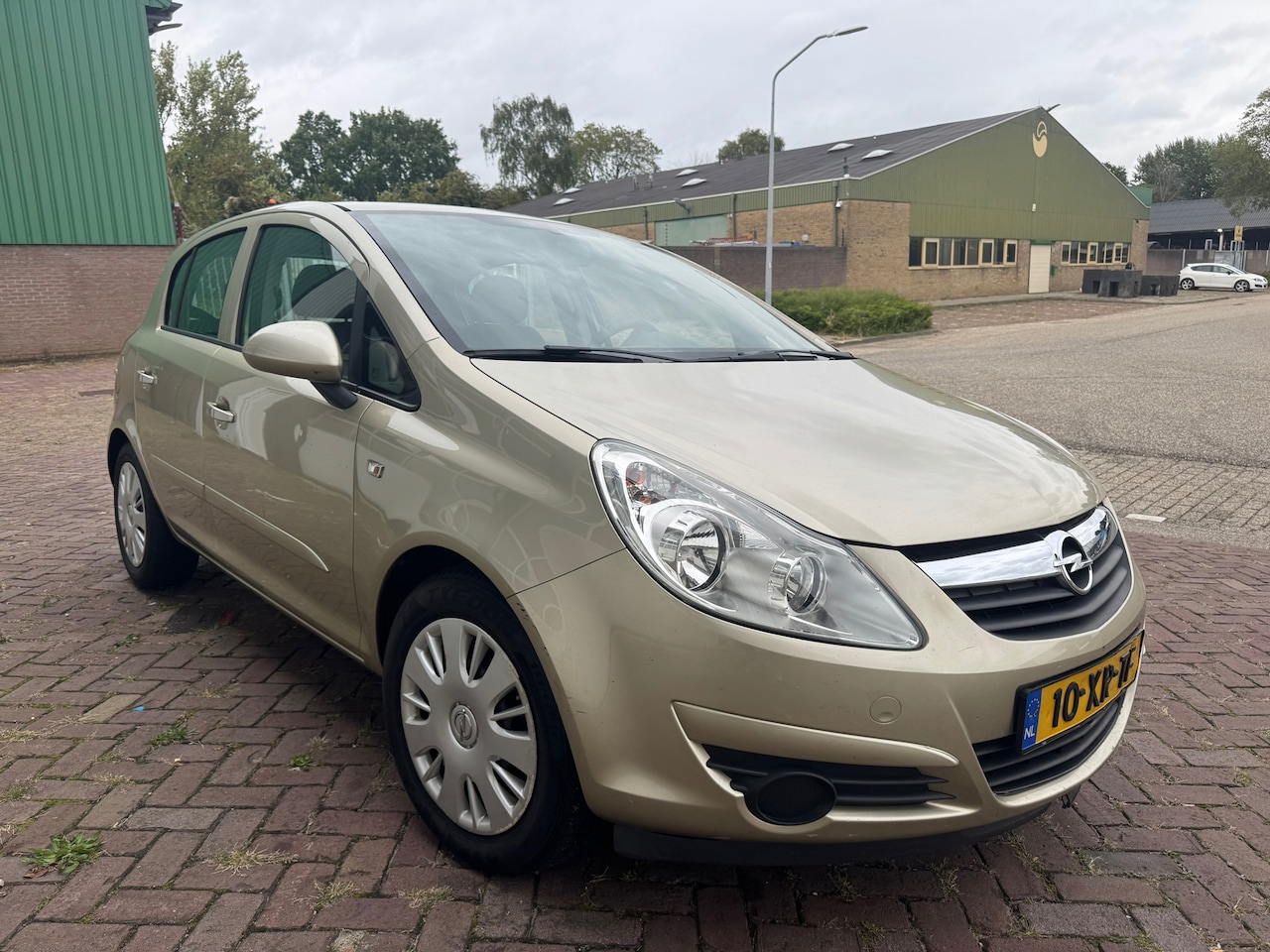 Opel Corsa - 1.4-16V Business 1.4-16V Business nieuwe apk - AutoWereld.nl