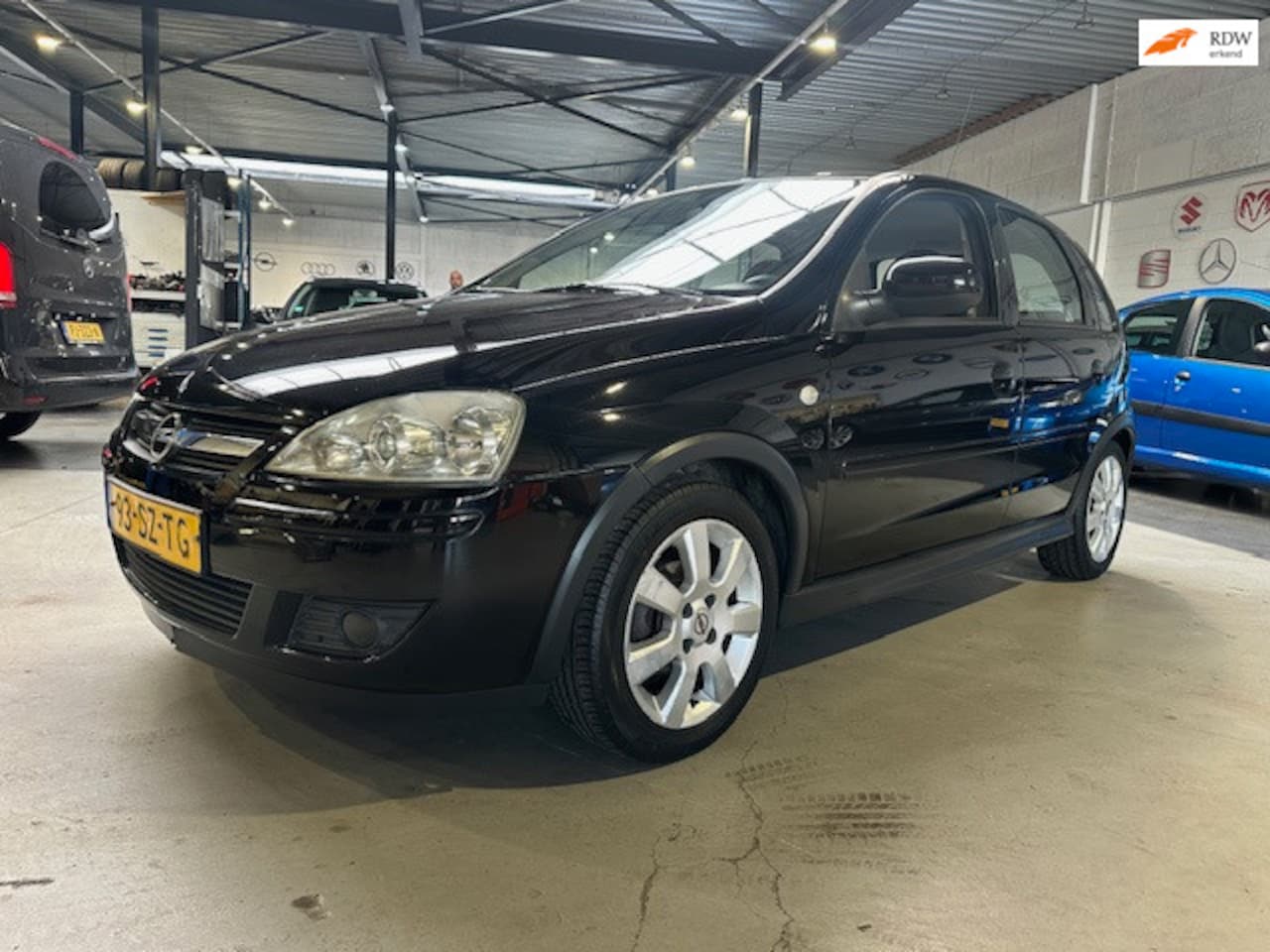 Opel Corsa - 1.2-16V Silverline/Airco/Trekhaak/Dealer onderhouden/Apk nieuw - AutoWereld.nl