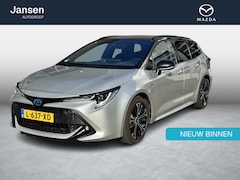 Toyota Corolla Touring Sports - 1.8 Hybrid Dynamic two-tone, trekhaak, all weather banden, achteruitrijcamera, navigatie,