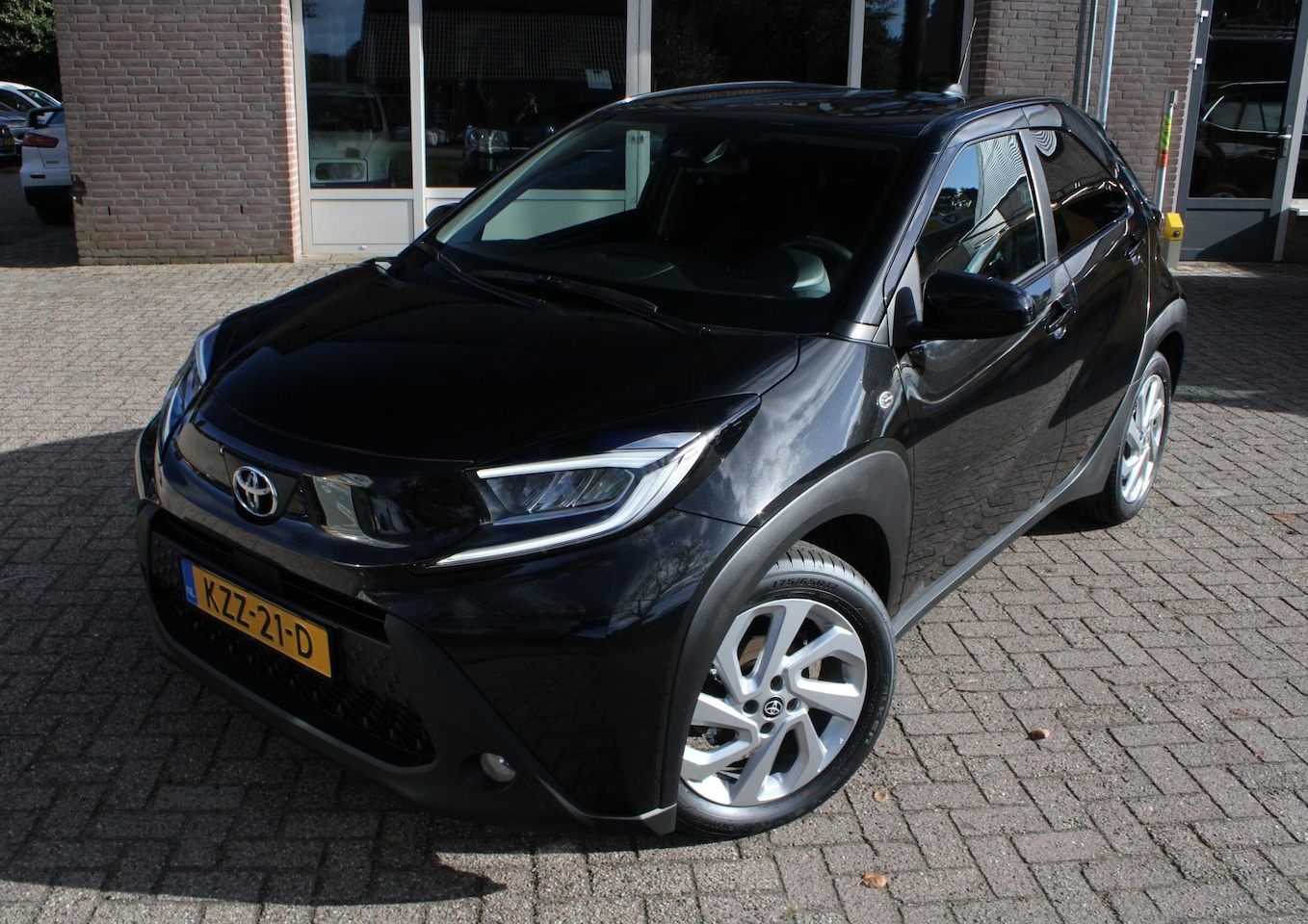 Toyota Aygo X - 1.0 Carplay, Achteruitrijcamera, Adaptive cruise, LED, Airco, 17" LMV - AutoWereld.nl