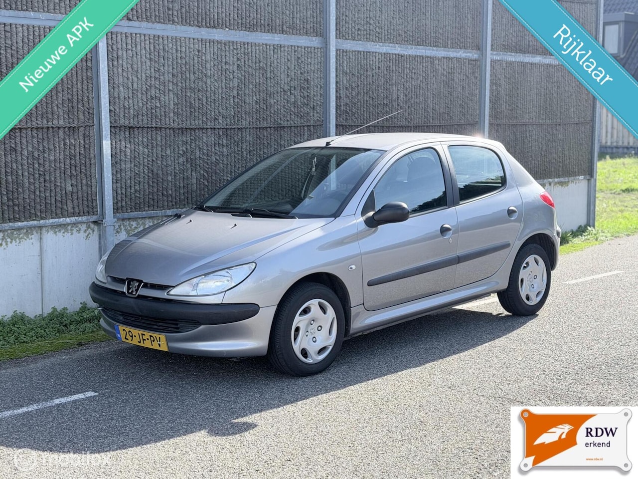 Peugeot 206 - 1.4 Gentry NAP/NWE APK/LAGE KM STAND/NETTE AUTO - AutoWereld.nl