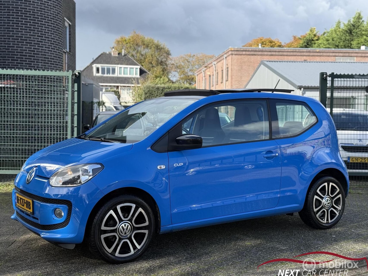 Volkswagen Up! - 1.0 high up! CUP PANORAMADAK - AutoWereld.nl