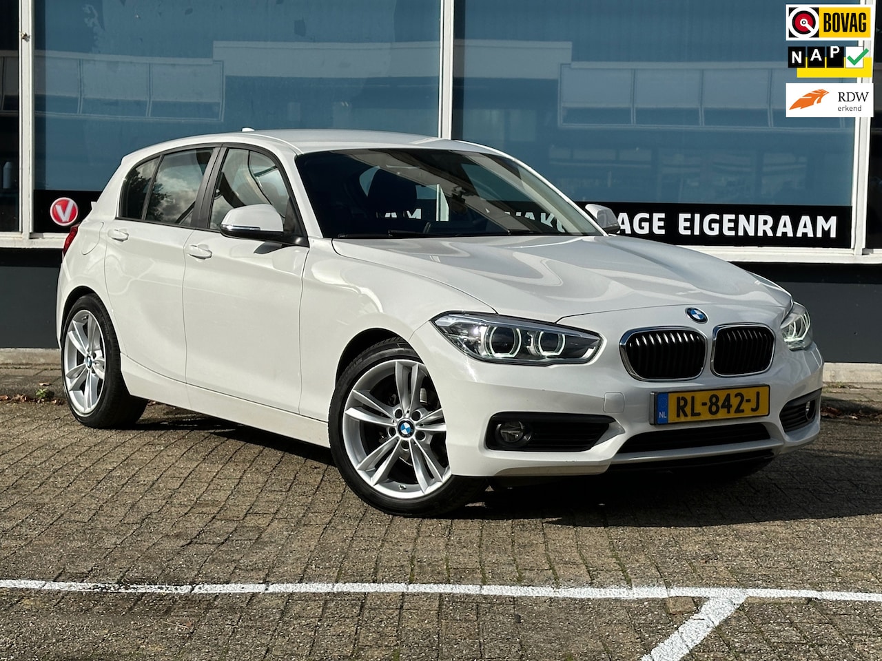 BMW 1-serie - 118i Executive/AUT/NAV/PDC/CRUISE - AutoWereld.nl
