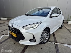 Toyota Yaris - 1.5 Hybrid Business Carplay / Camera / Adaptiv cruise / Stuur verwarming