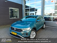 Volkswagen T-Roc - 1.0 TSI Life | Carplay | Trekhaak | ACC | DAB | Sensoren V + A +Camera | Stoelverwarming