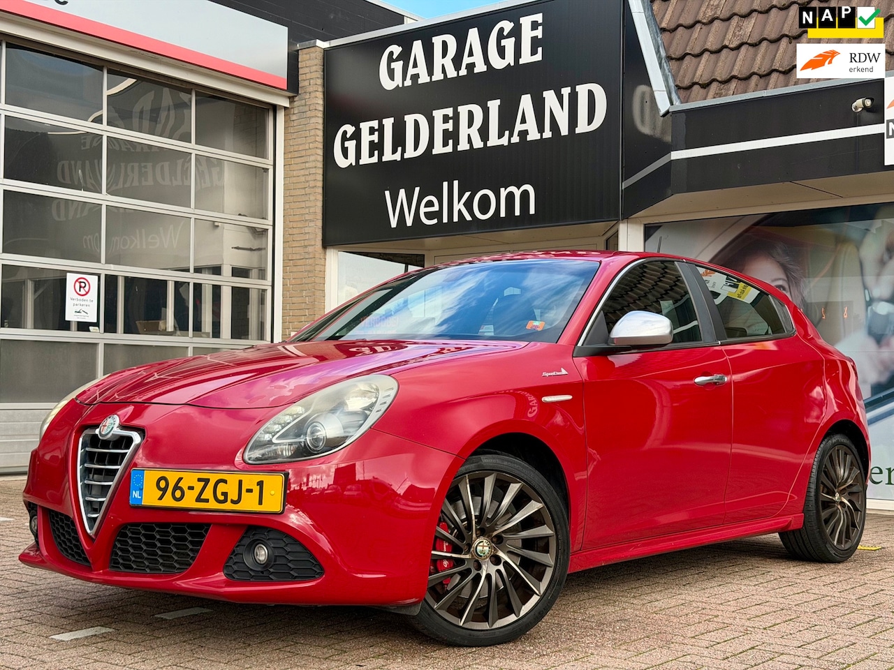 Alfa Romeo Giulietta - 1.4 T Business Executive | LEDER | NAVI | CRUISE | CLIMATE | PDC | FULL-LED | FULL-OPTION! - AutoWereld.nl