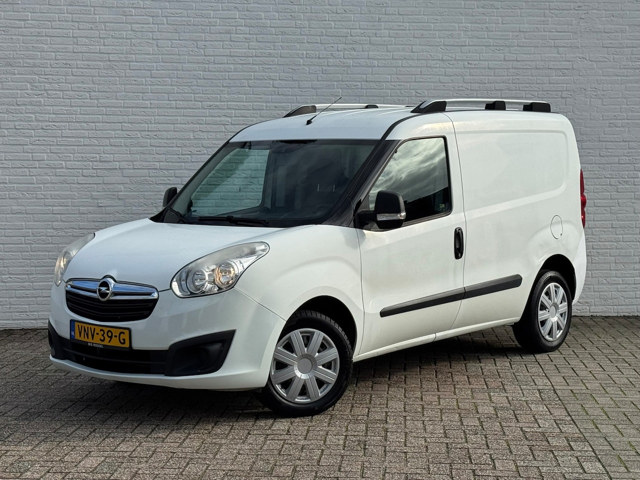 Opel Combo - 1.4 L2H1 ecoFLEX Airco All-Season banden Trekhaak Centrale Vergrendeling met afstandbed. R - AutoWereld.nl