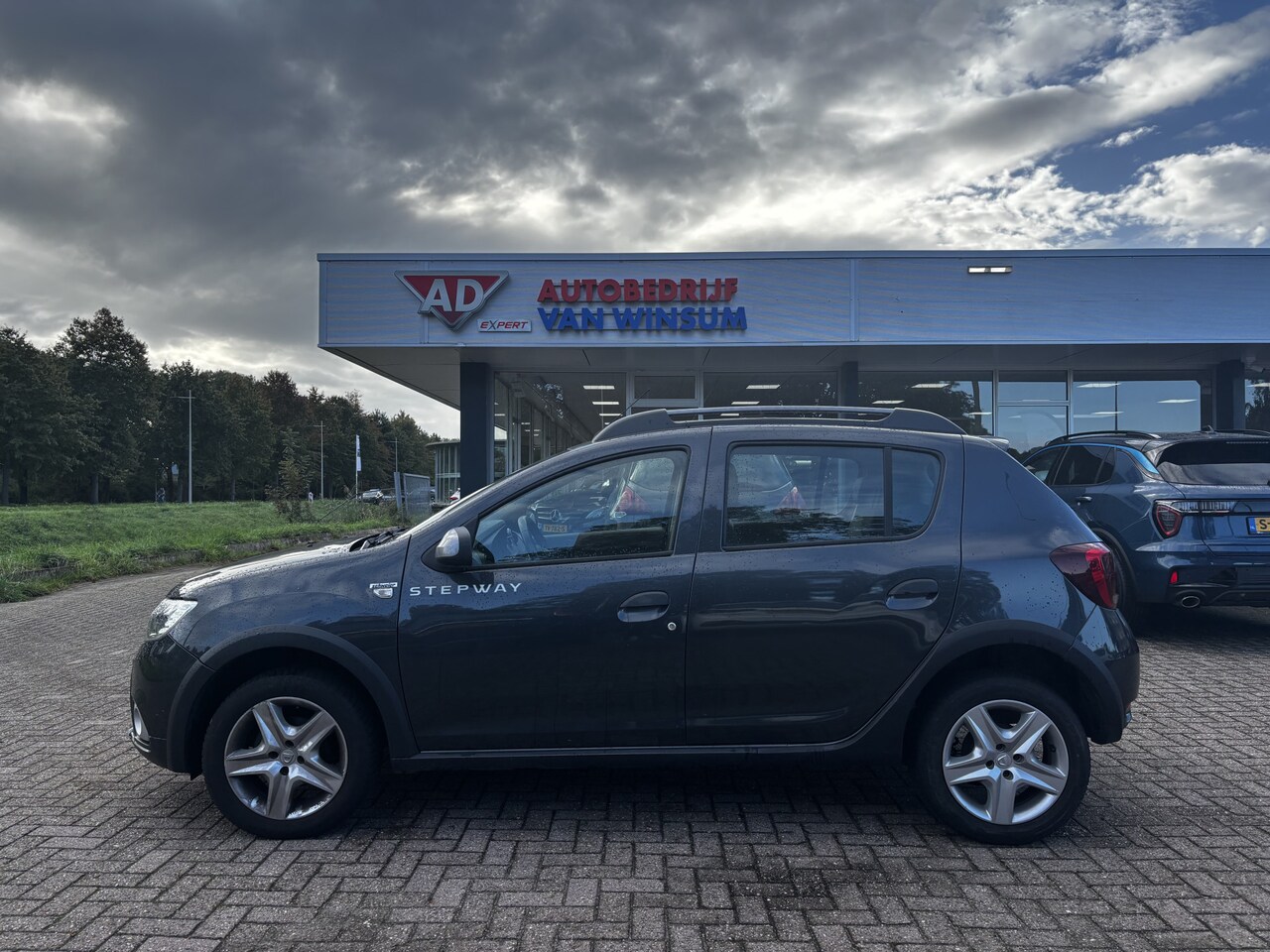 Dacia Sandero - 0.9 TCe Laureate / Lmv / Trekhaak / Cruise / Navi / Leder / - AutoWereld.nl
