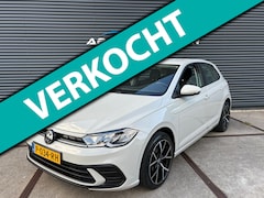 Volkswagen Polo - 1.0 TSI Life PARKEER SENSOREN/ CARPLAY/ KEYLESS