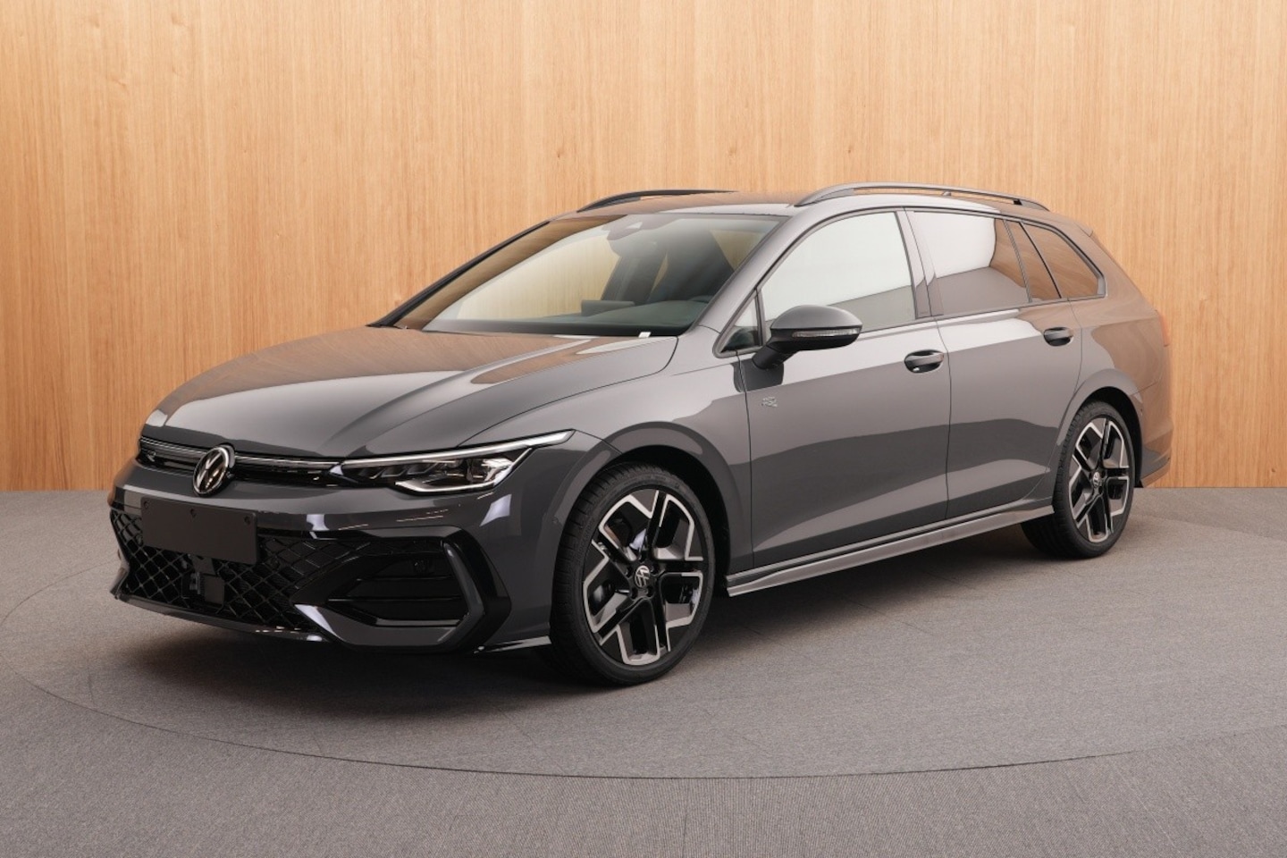 Volkswagen Golf Variant - 1.5 TSI 150 PK R-Line | Camera | Carplay | Leder | PDC | Stoelverw. | ACC | Climate - AutoWereld.nl