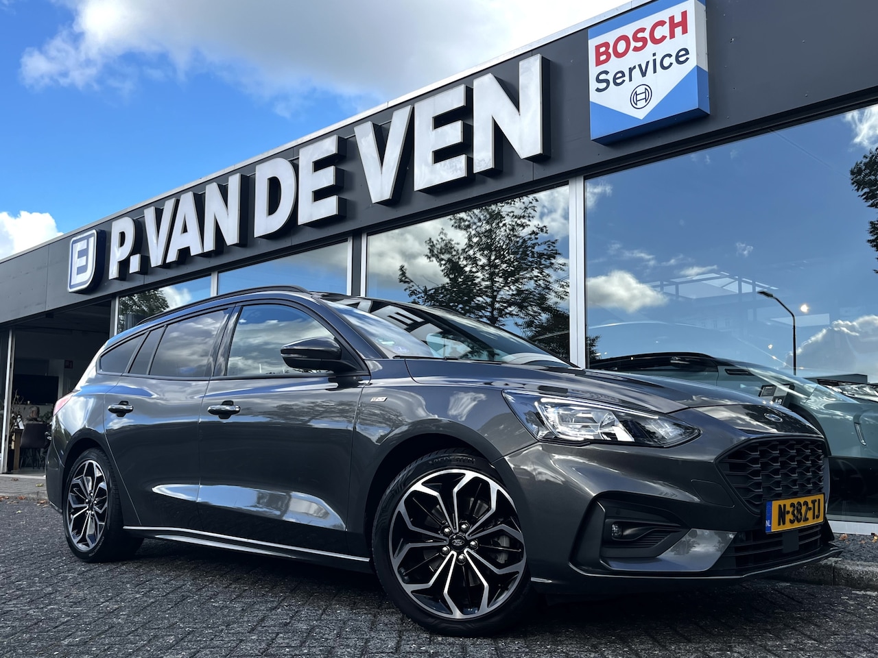 Ford Focus Wagon - 1.0 EcoBoost ST Line X Business 125pk/92kW 6-bak - AutoWereld.nl