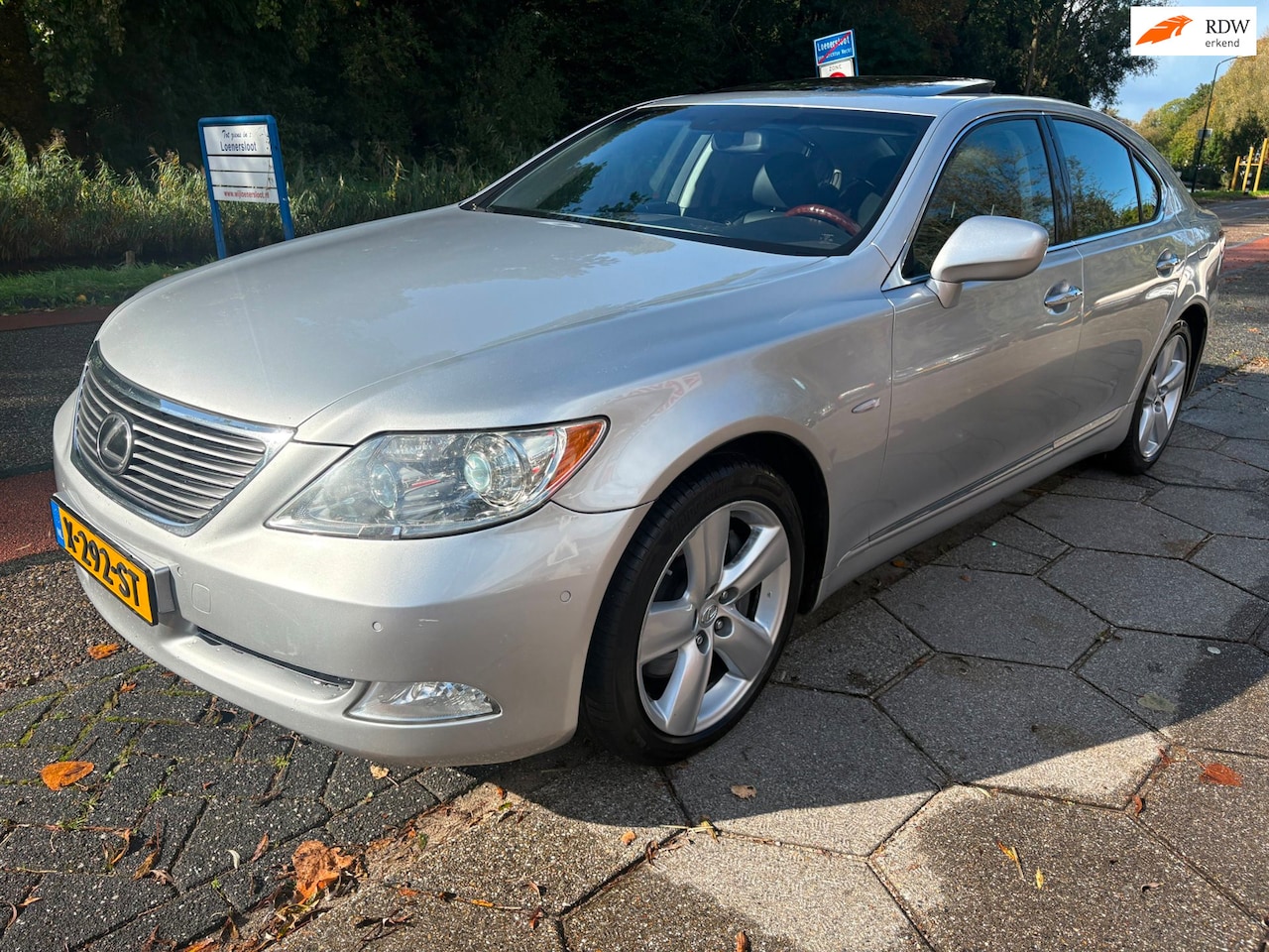 Lexus LS 460 - Executive V8 FULL OPTIONS!! - AutoWereld.nl