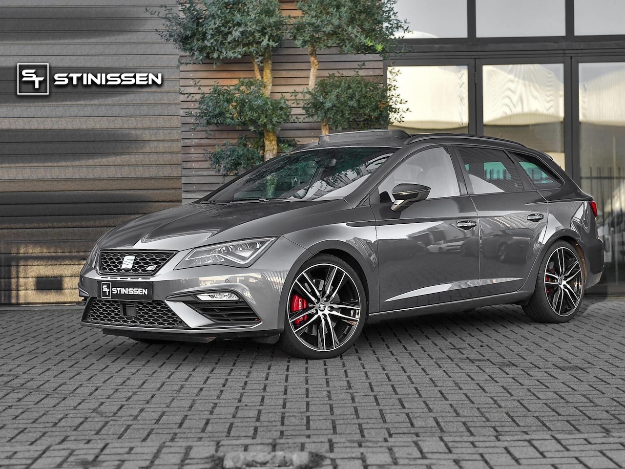 SEAT Leon ST - 2.0 TSI 4DRIVE CUPRA Schaalstoelen Pano Camera 19 inch Velgen - AutoWereld.nl