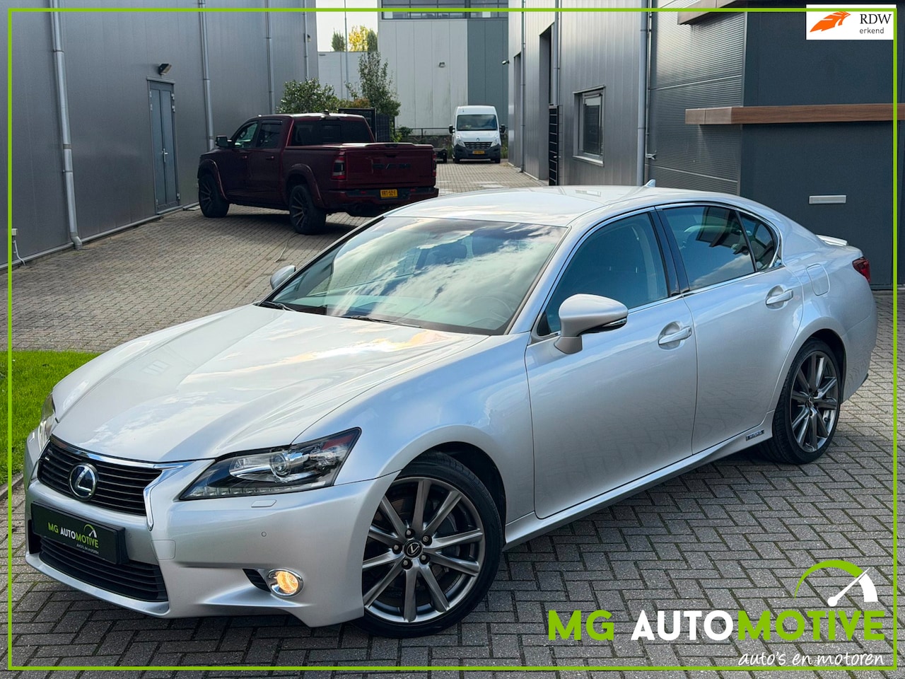 Lexus GS - 300h Business Line Pro | F Sport velgen | Leder | 19 inch | Stoelverwarming / koeling - AutoWereld.nl