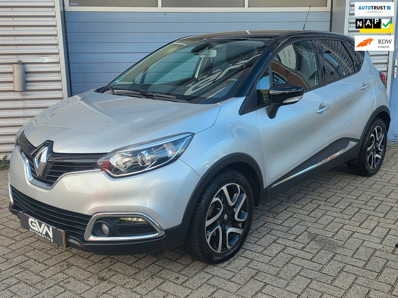 Renault Captur - 1.2 TCe EDC Automaat | Orig. NL | Navi | Climate | PDC | 2-Tone - AutoWereld.nl